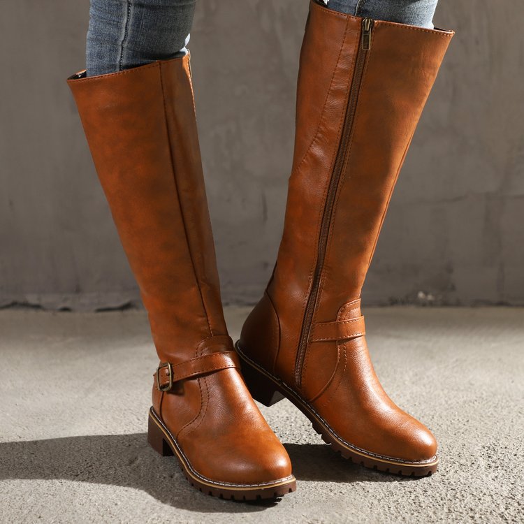 Long winter boots for women with zipper