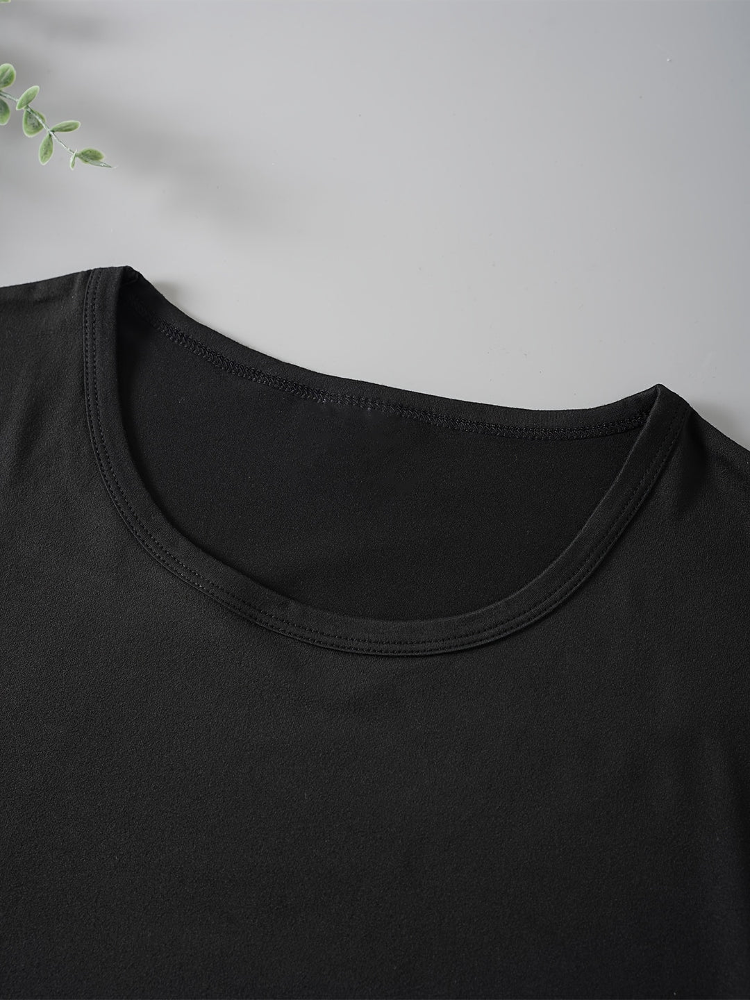 Short-sleeved top with round neck