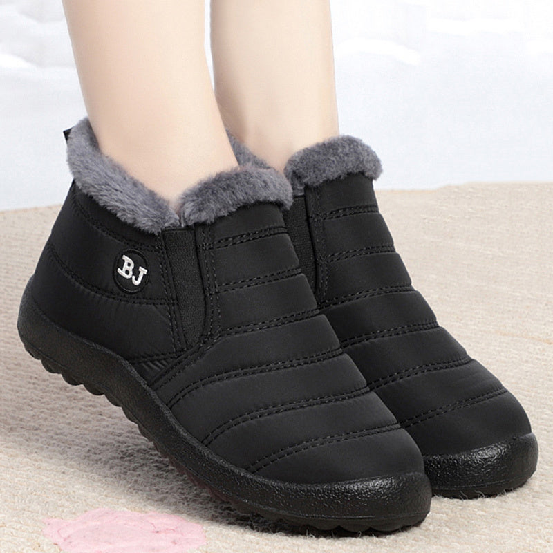 Fleece-lined women's thermal boots