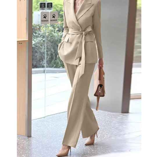 Blazer and trousers with belt in black and beige