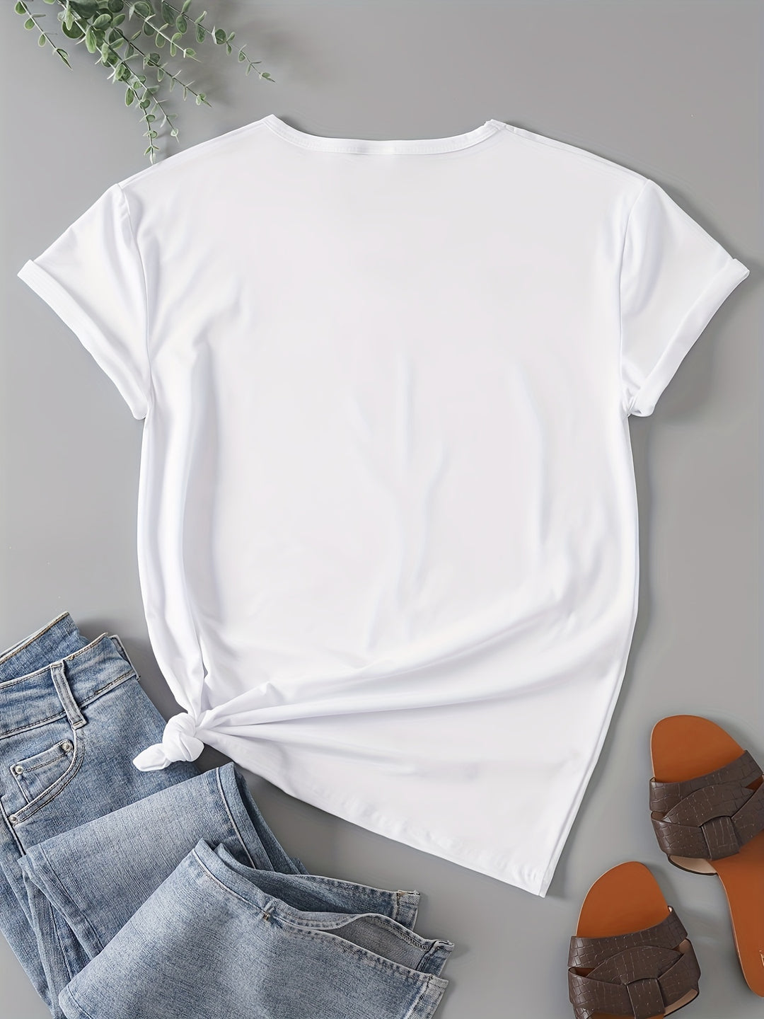 Short-sleeved top with round neck