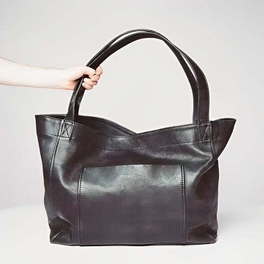 Classic leather shoulder bag