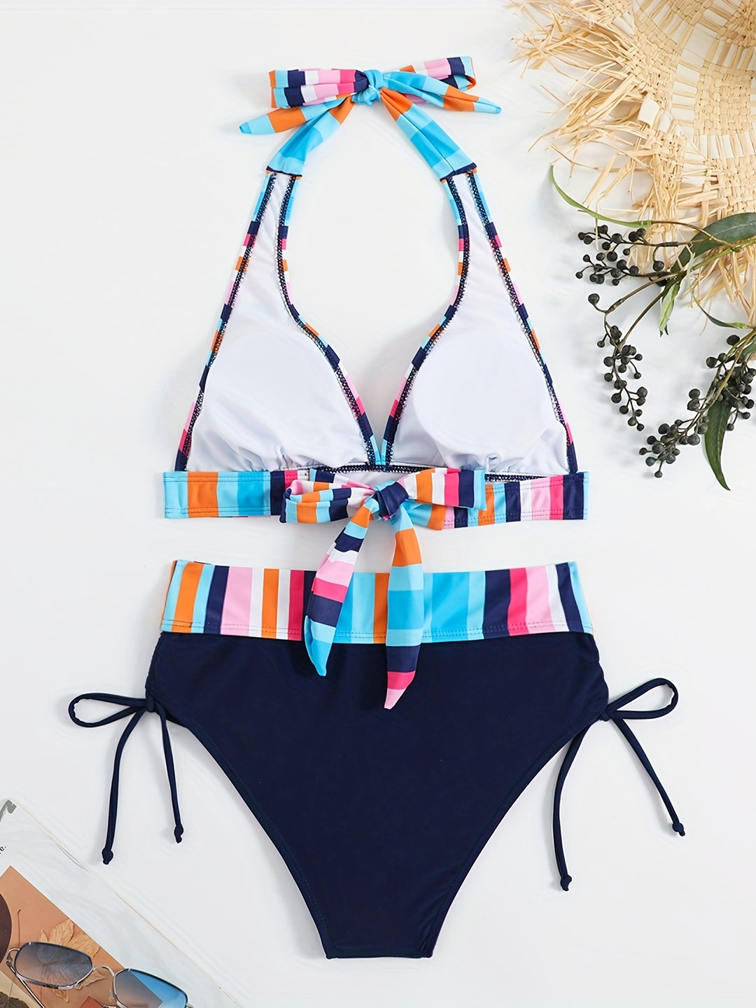 Bunt gestreiftes Bikini-Set mit Kordelzug