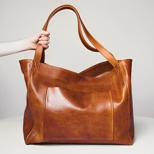 Classic leather shoulder bag