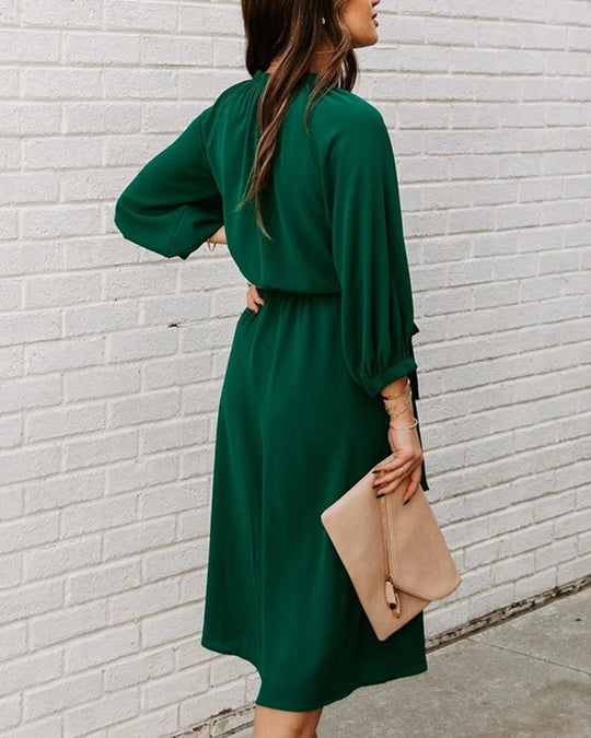 Classic ruffle dress with belt