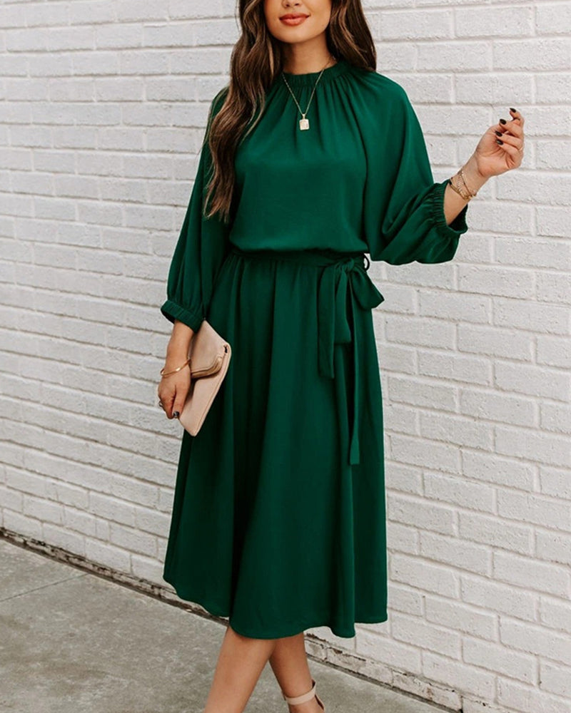 Classic ruffle dress with belt