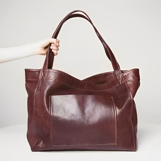 Classic leather shoulder bag