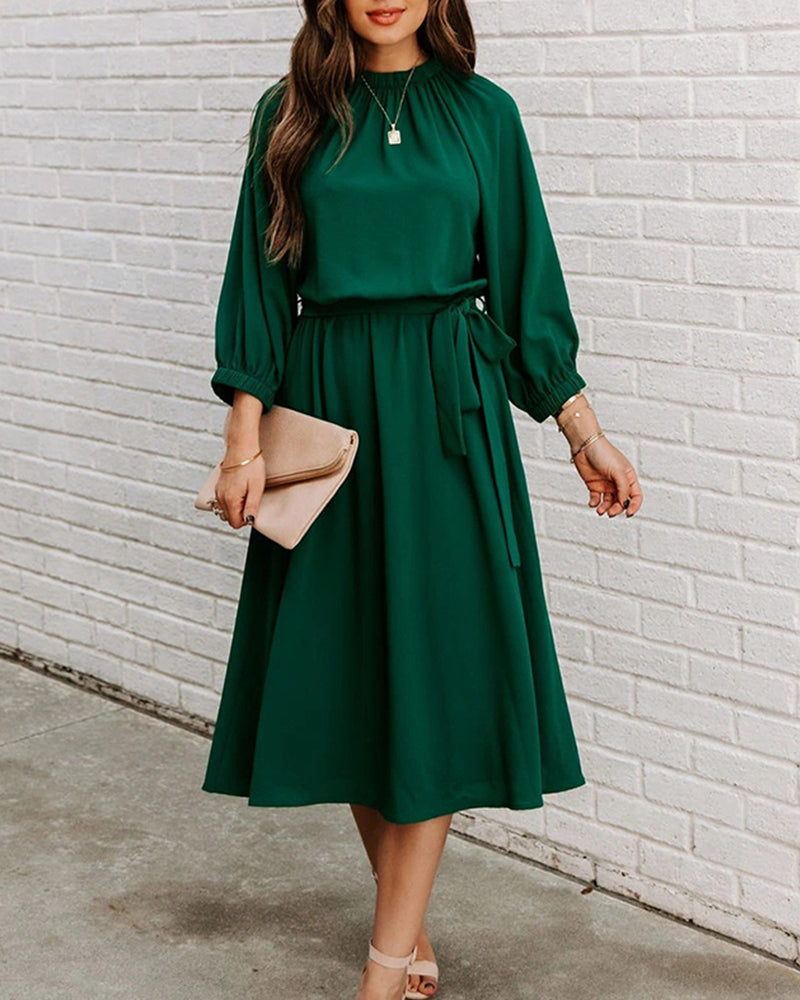 Classic ruffle dress with belt