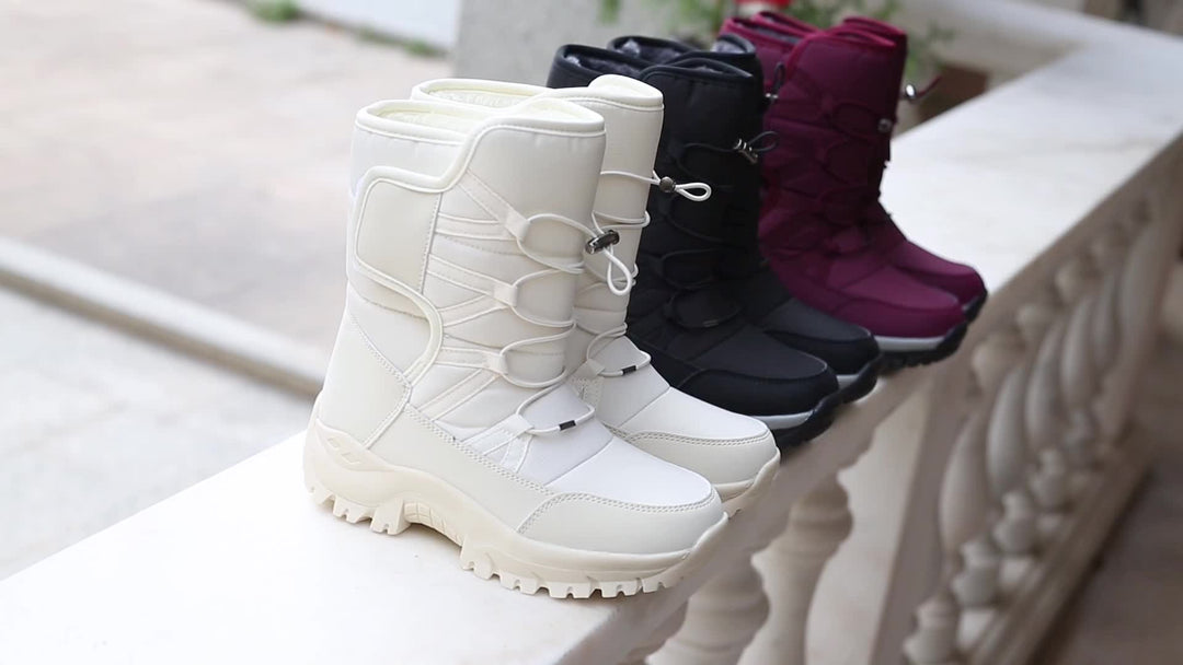 Insulated winter boots for women