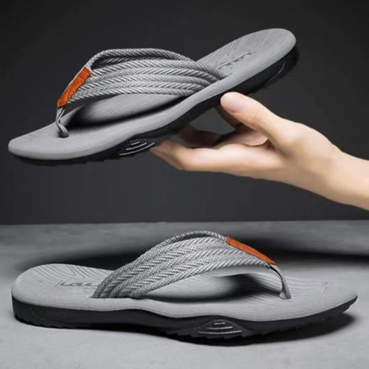 Lightweight flip flops for men