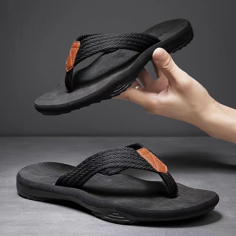 Lightweight flip flops for men