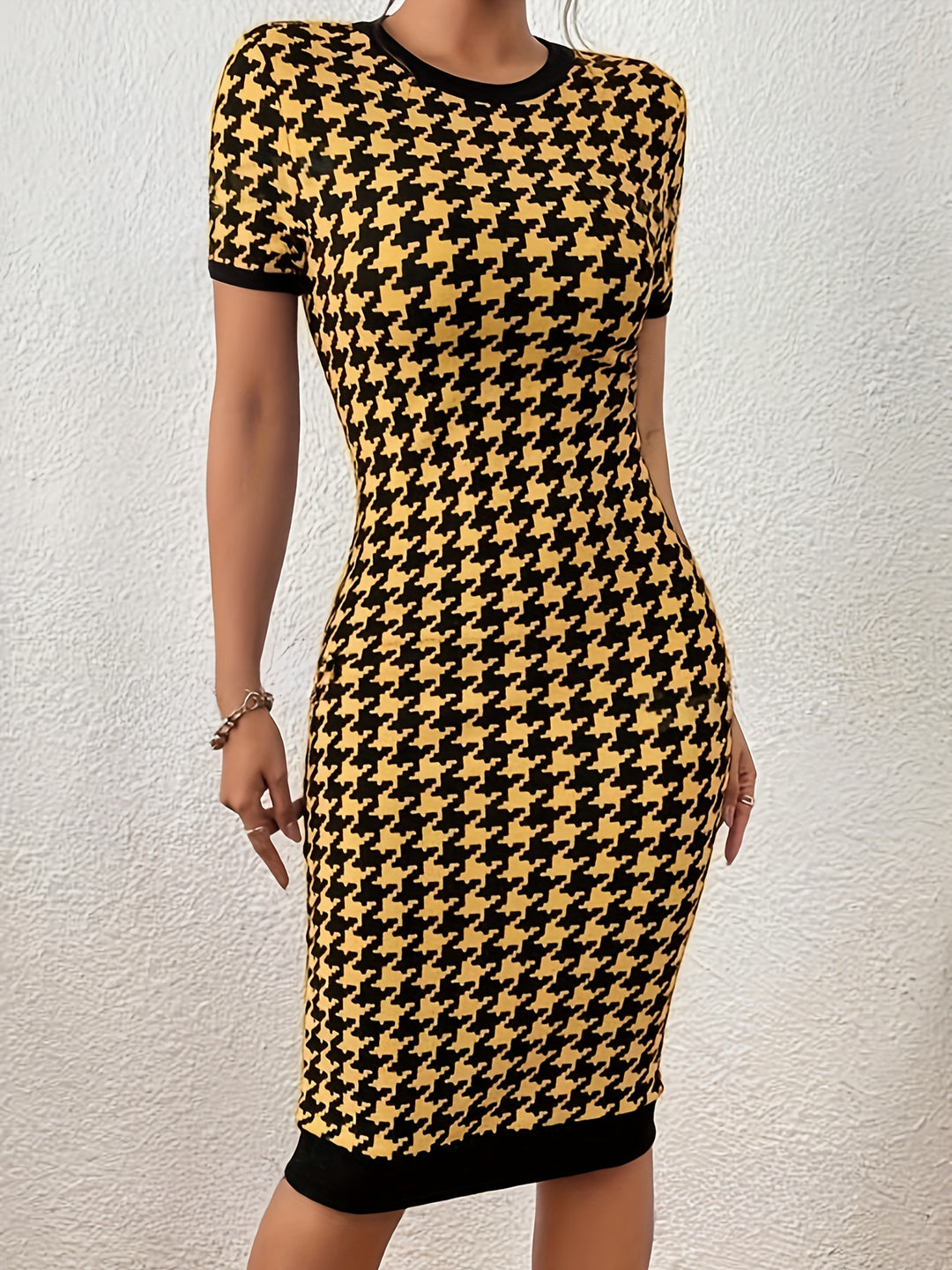 Elegant dress with houndstooth pattern