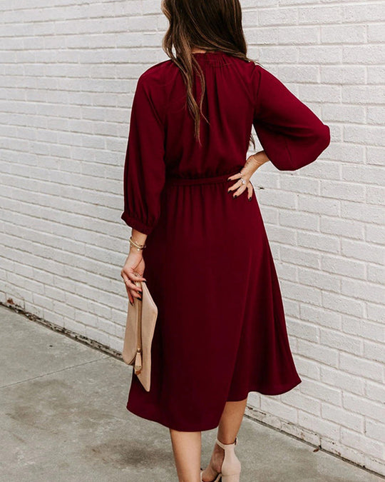 Classic ruffle dress with belt