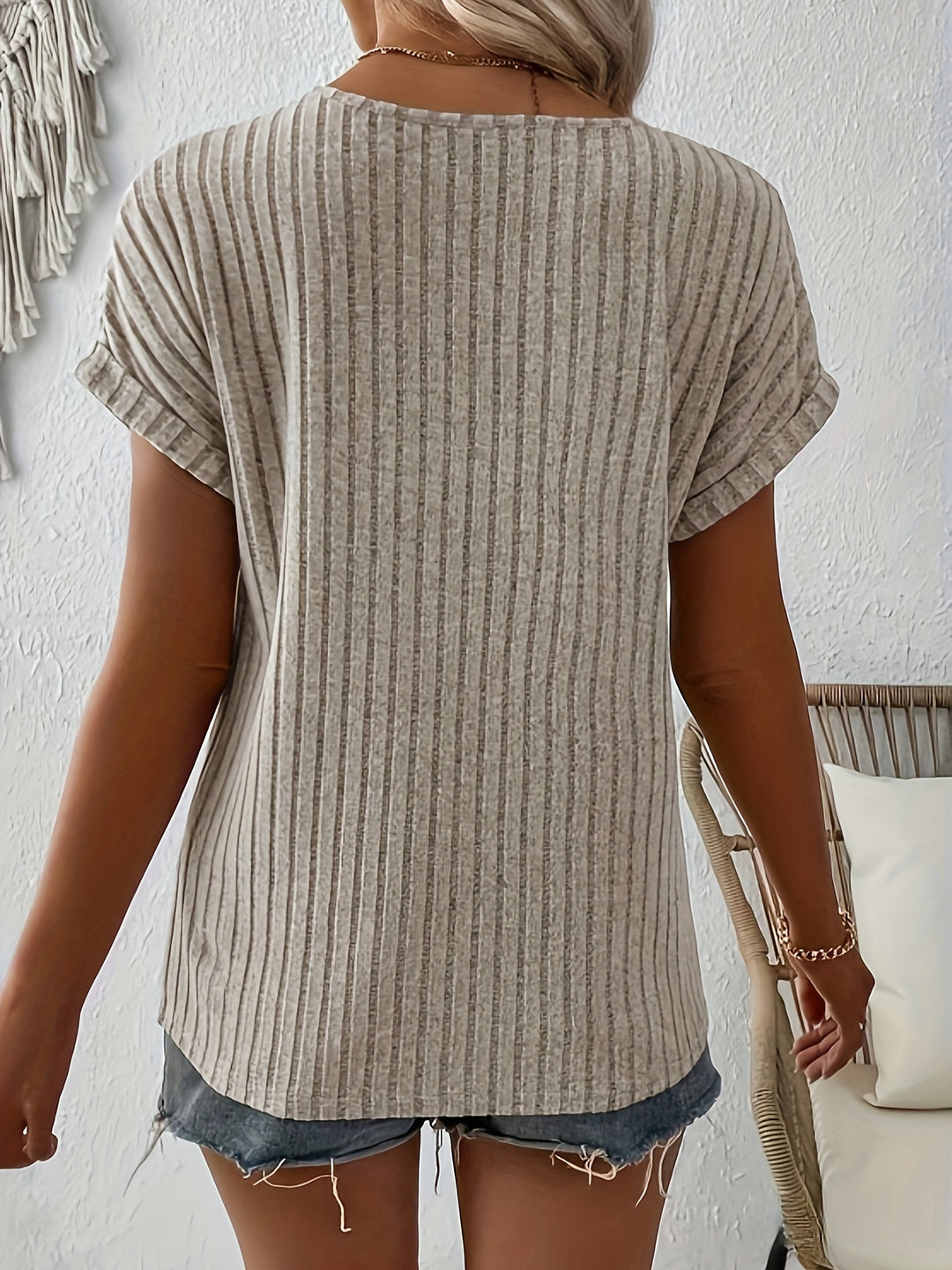 T-shirt with ribbed knit and collar