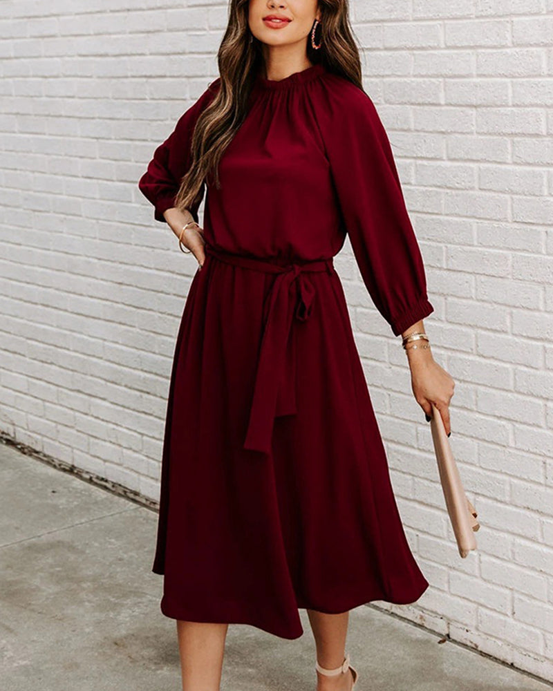 Classic ruffle dress with belt