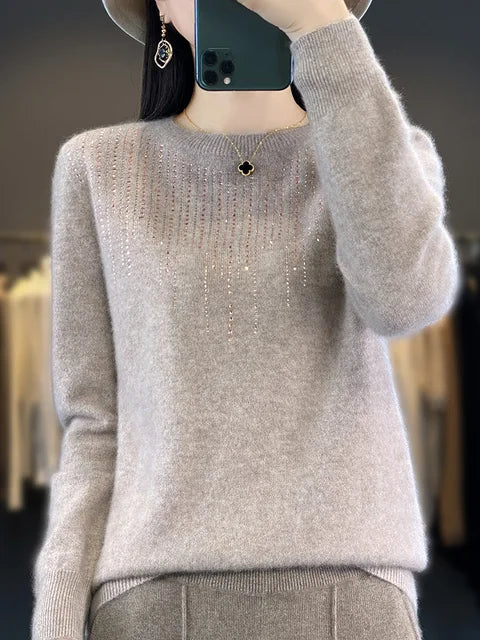 Cozy, stretchy sweater for women