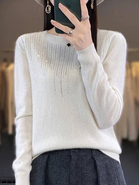 Cozy, stretchy sweater for women