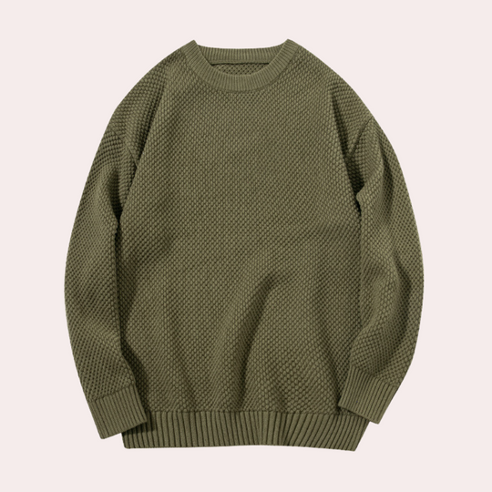 Comfortable knitted sweater with round neck