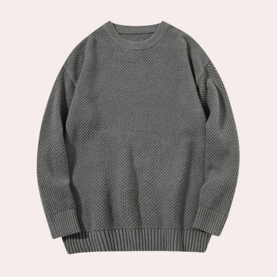 Comfortable knitted sweater with round neck