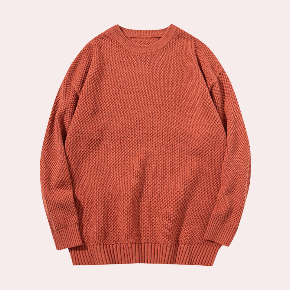 Comfortable knitted sweater with round neck