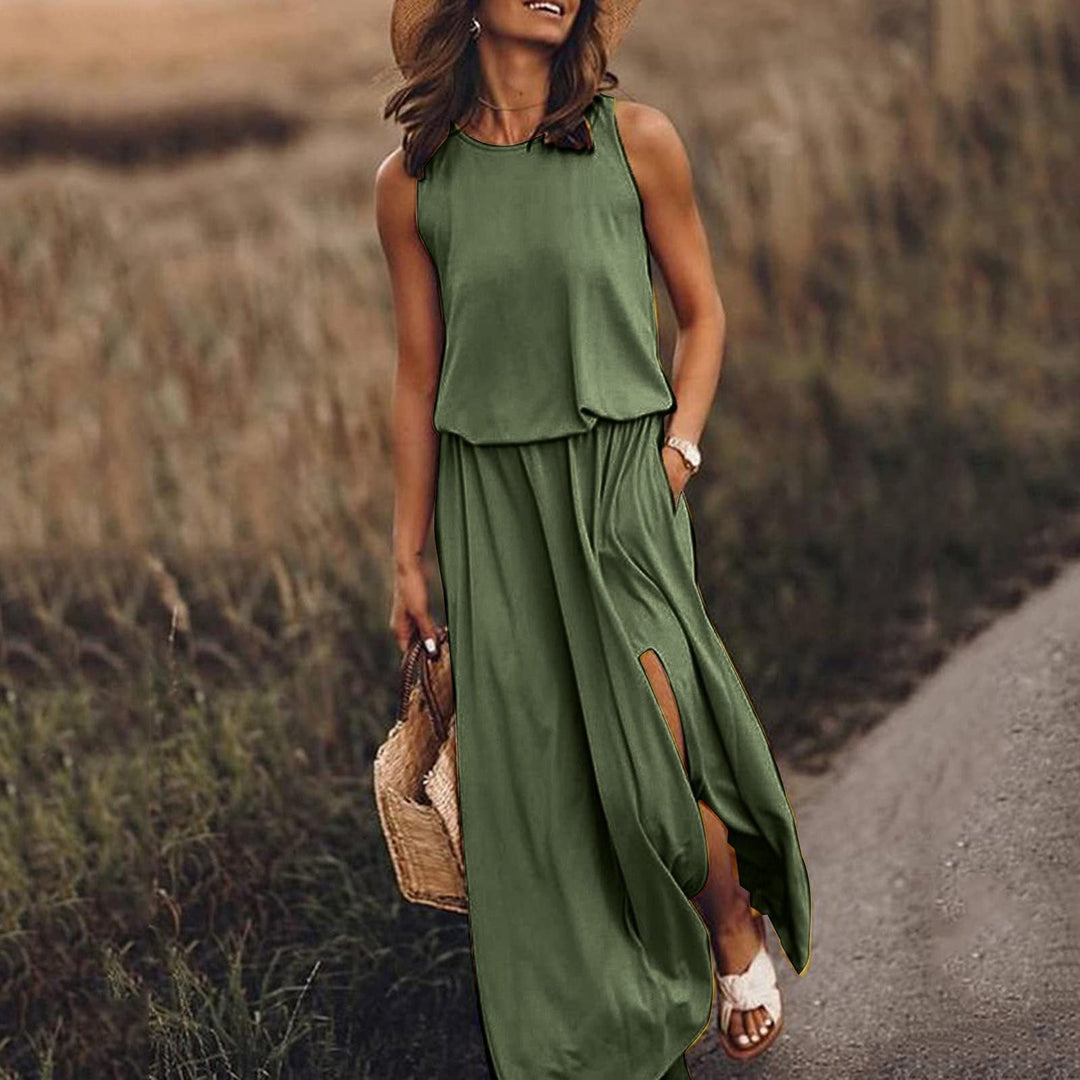 Sleeveless maxi dress with high slit