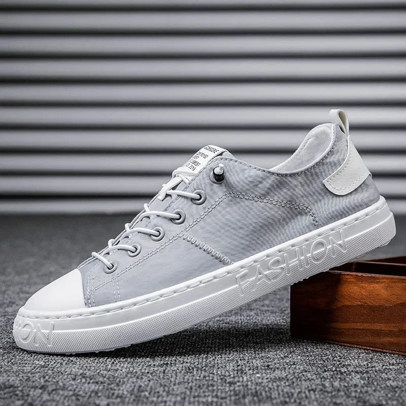 Classic low canvas shoes