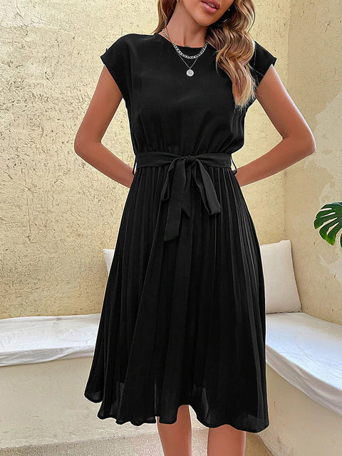 Elegant midi dress with pleated belt