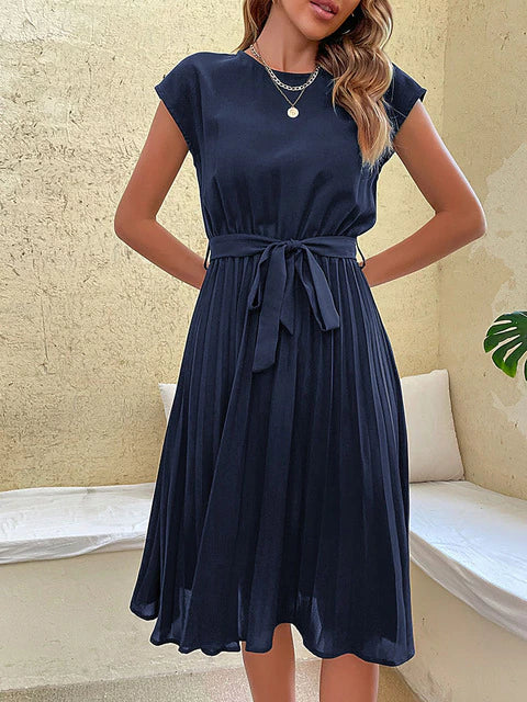 Elegant midi dress with pleated belt