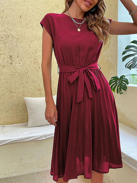 Elegant midi dress with pleated belt