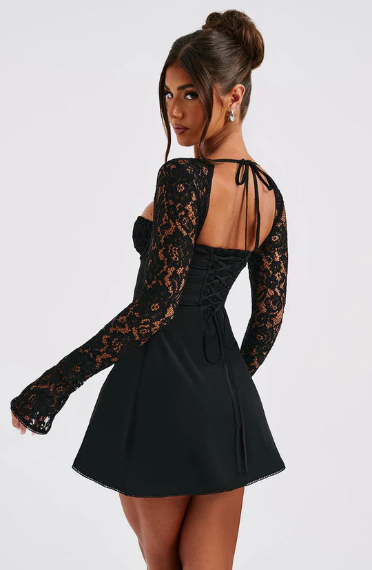 Trendy dress with lace sleeves 