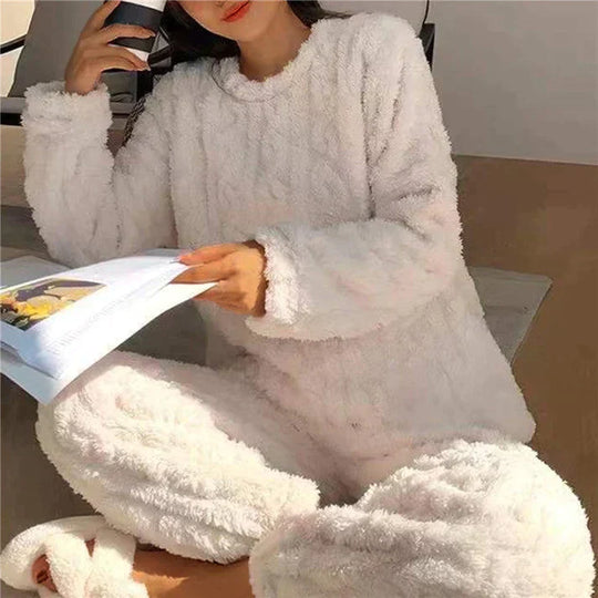 Soft, warm pajama set for women