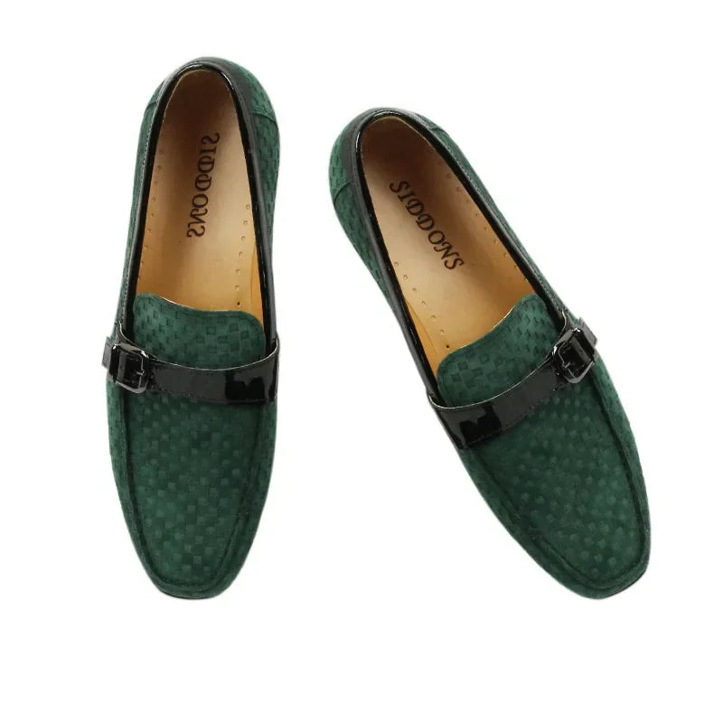 Loafers aus Wildleder mit Metallschnalle