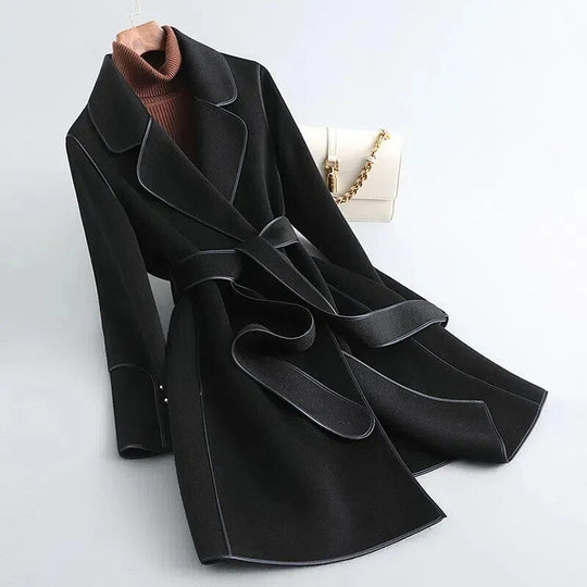 Elegant wool coat for women