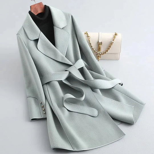 Elegant wool coat for women