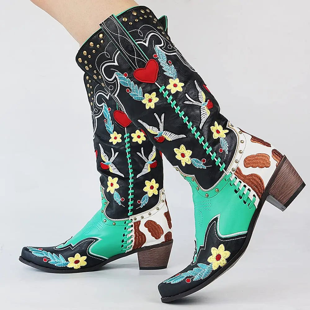 Retro cowgirl boots with embroidery 