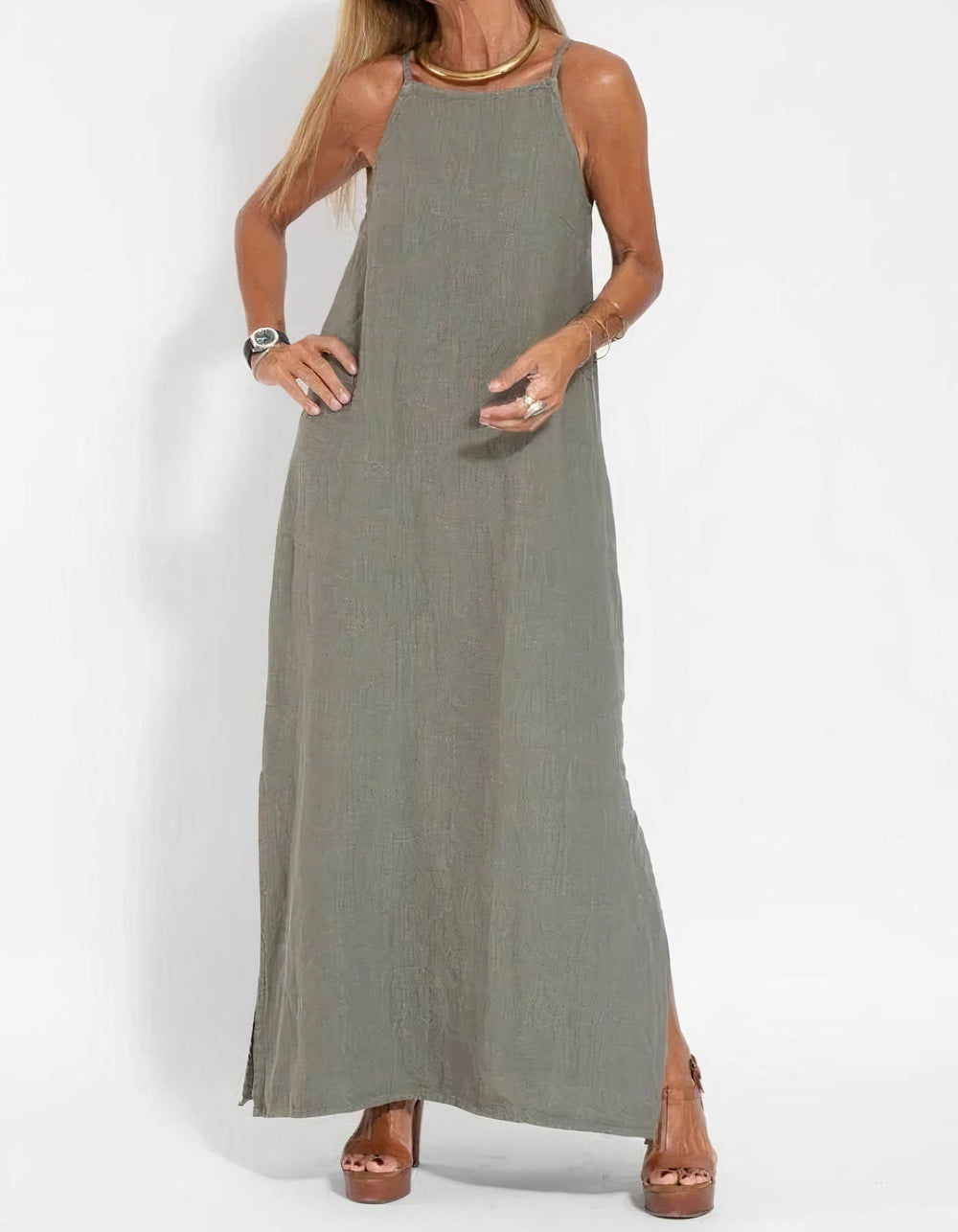 Sleeveless dress made of split linen