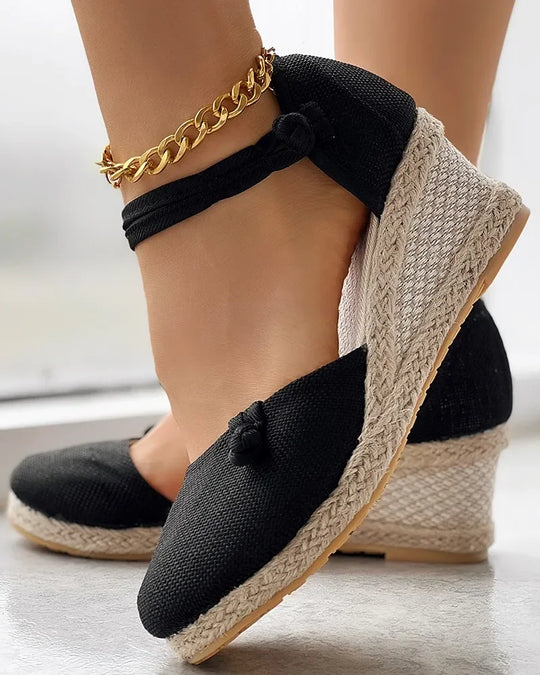 Espadrilles with braided knot