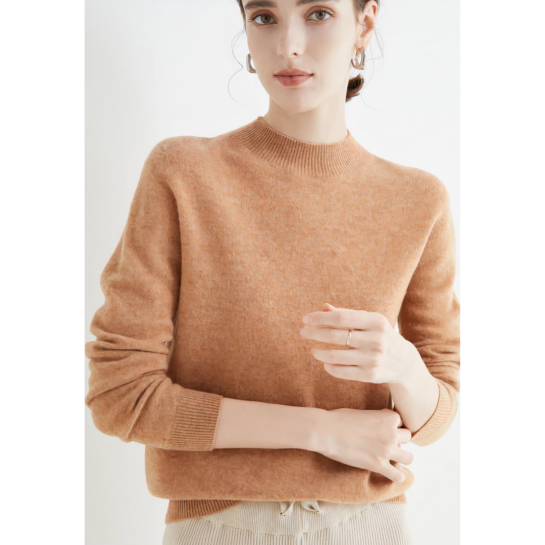 Long-sleeved sweater made of knitted wool