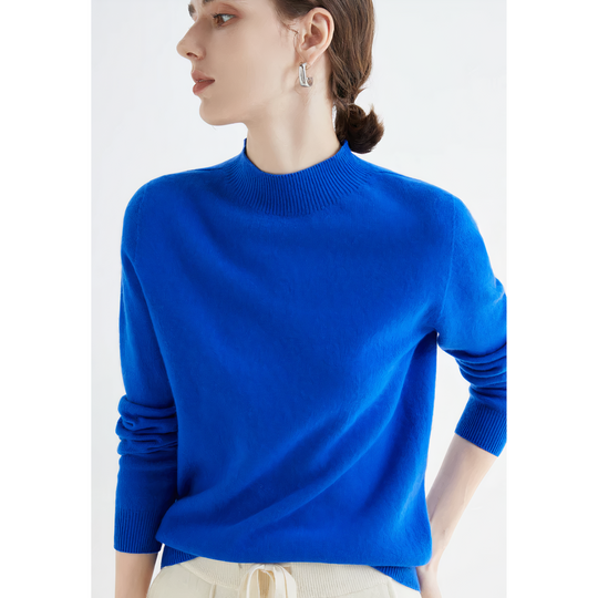 Long-sleeved sweater made of knitted wool