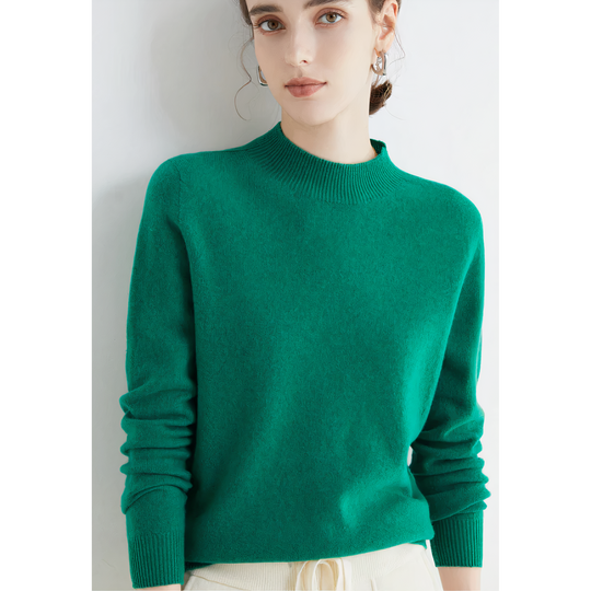 Long-sleeved sweater made of knitted wool