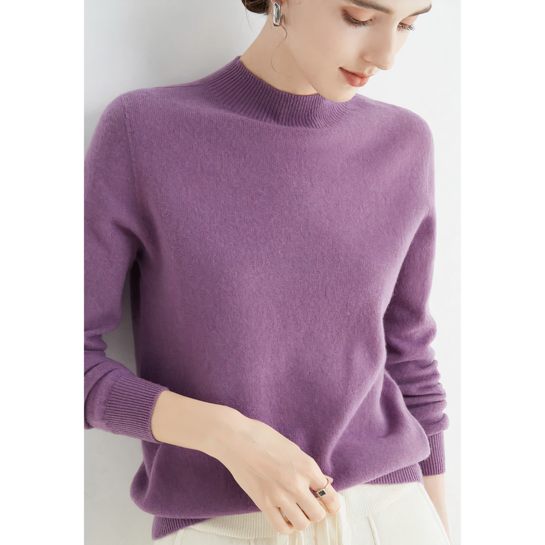 Long-sleeved sweater made of knitted wool