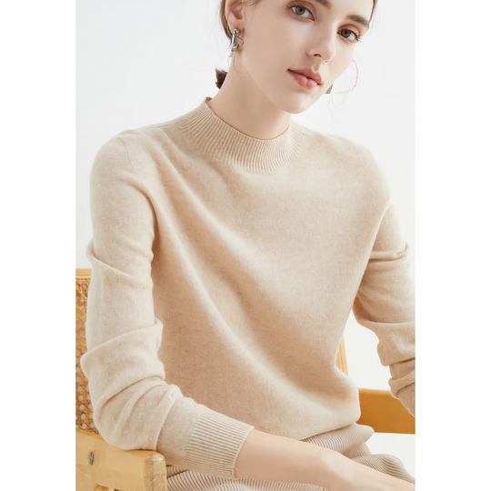 Long-sleeved sweater made of knitted wool