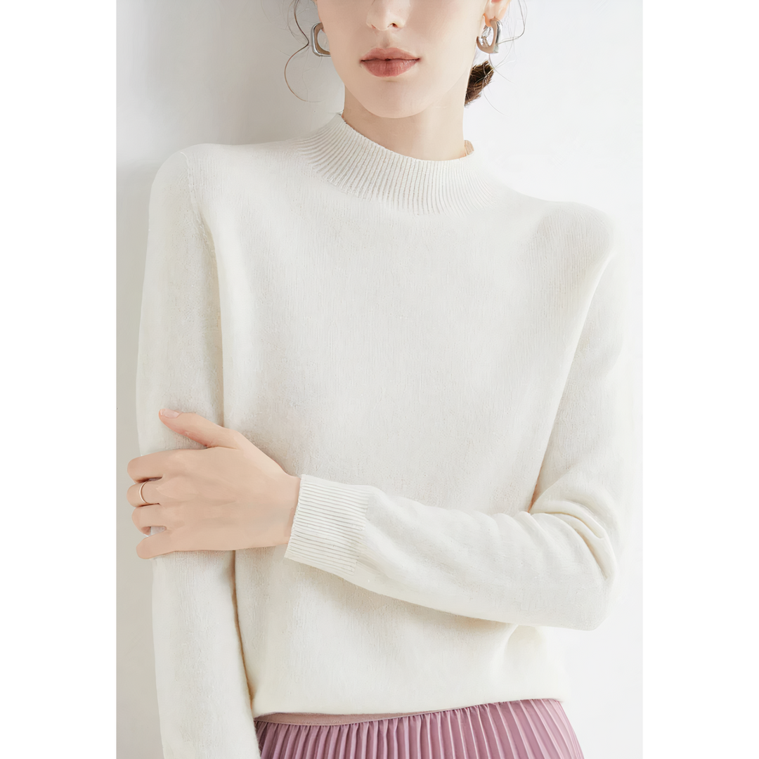 Long-sleeved sweater made of knitted wool