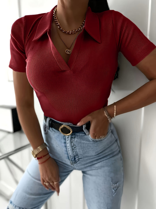 Solid short-sleeved top with notched collar