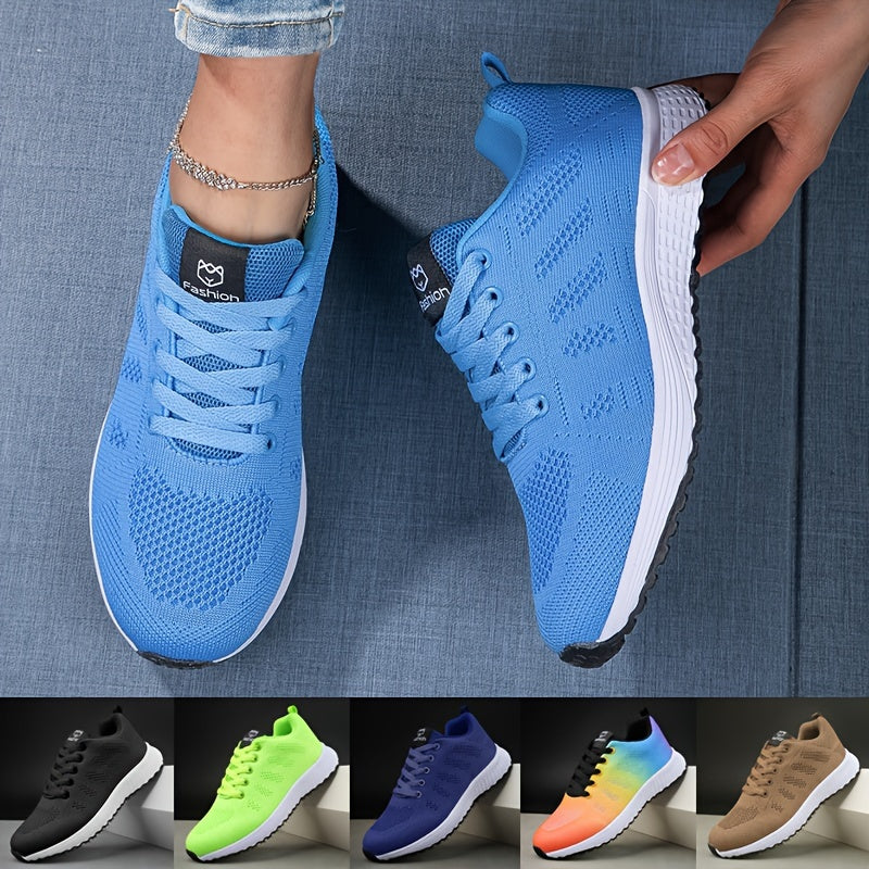 Lightweight and breathable sports shoes for women