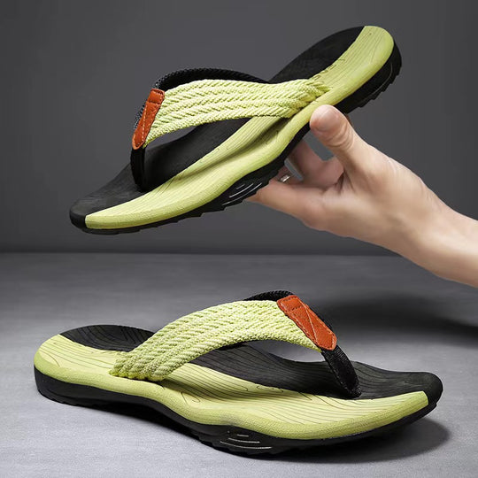 Lightweight flip flops for men