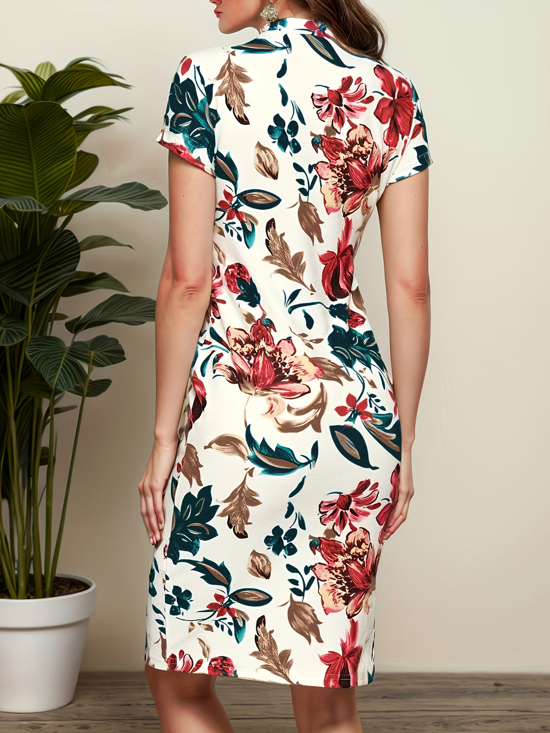 Elegant sheath dress with floral round neckline